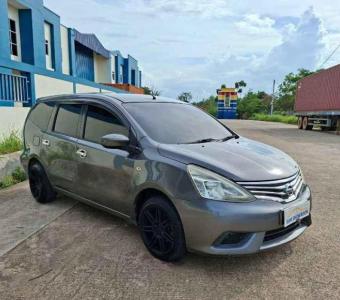 Nissan Grand Livina SV AT