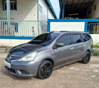 Nissan Grand Livina SV AT