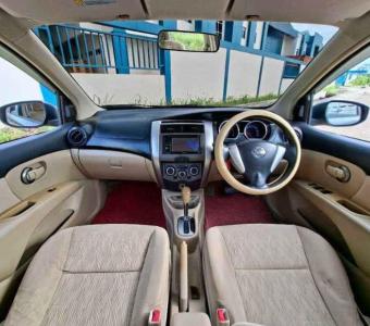Nissan Grand Livina SV AT