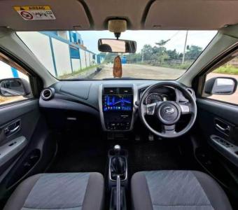 Daihatsu Ayla R MT
